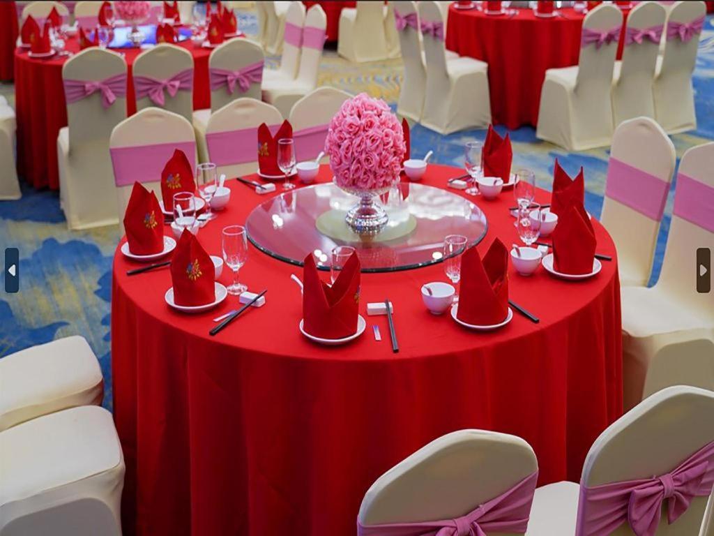 Fenggang Gladden Hotel Tiantangwei Bagian luar foto